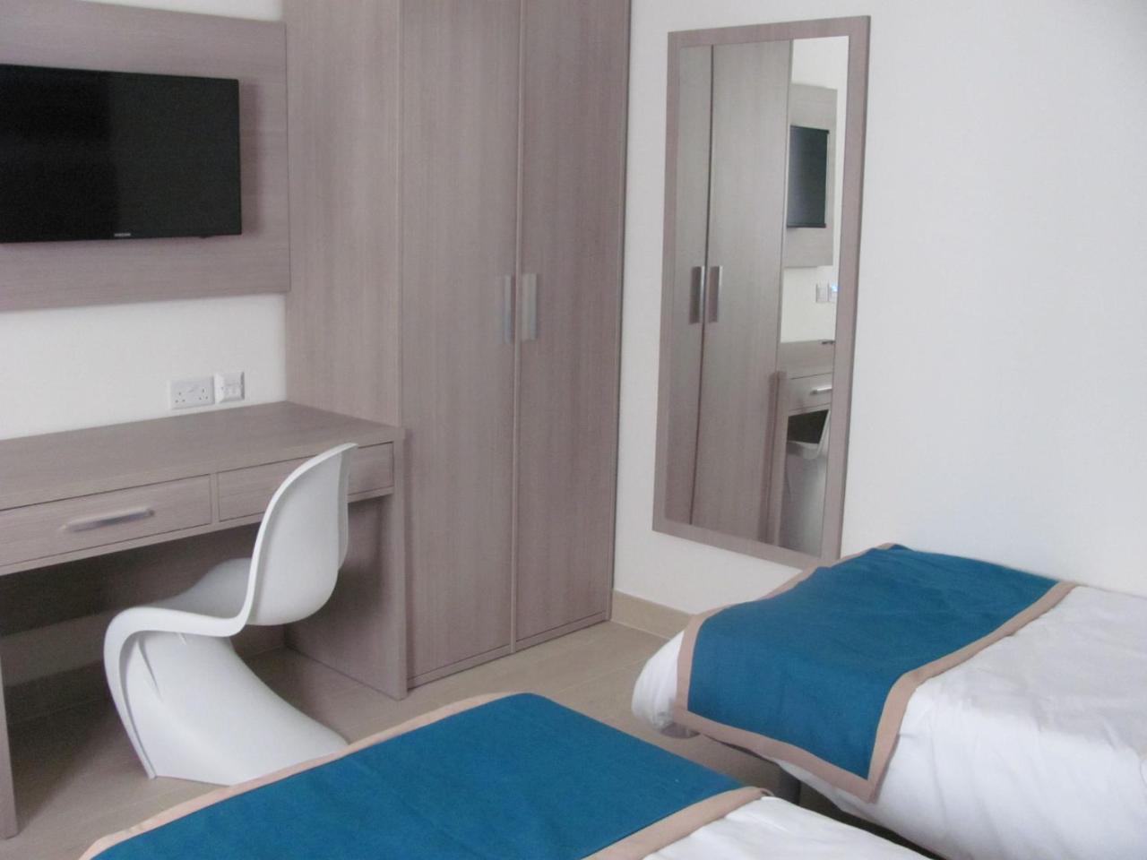 Day'S Inn Hotel And Residence Sliema Kültér fotó